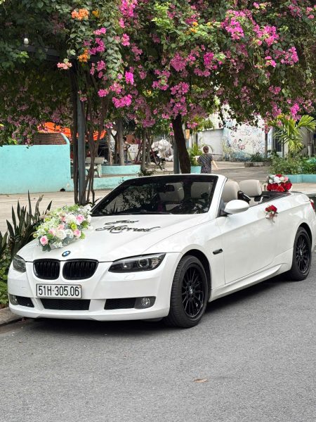 Thuê xe hoa mui trần BMW Quận 4 Hồ Chí Minh