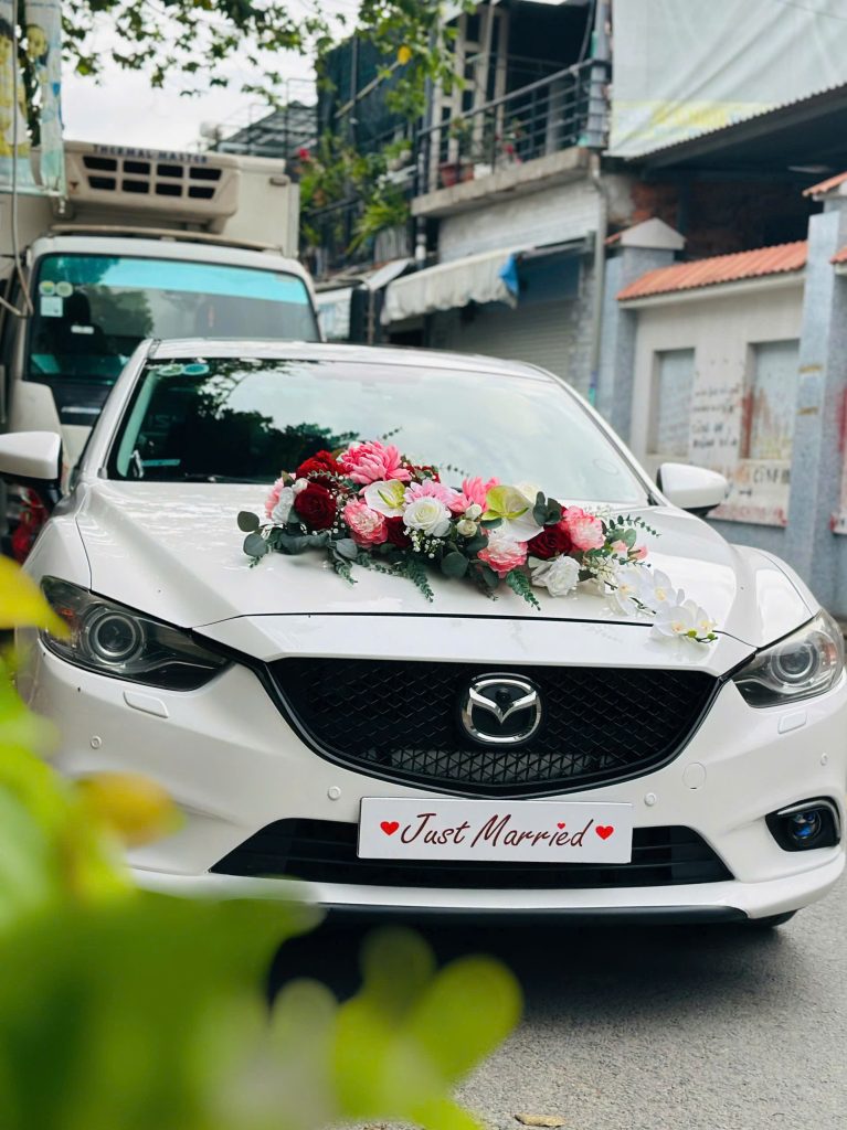 Cho thuê xe cưới Quận 4 